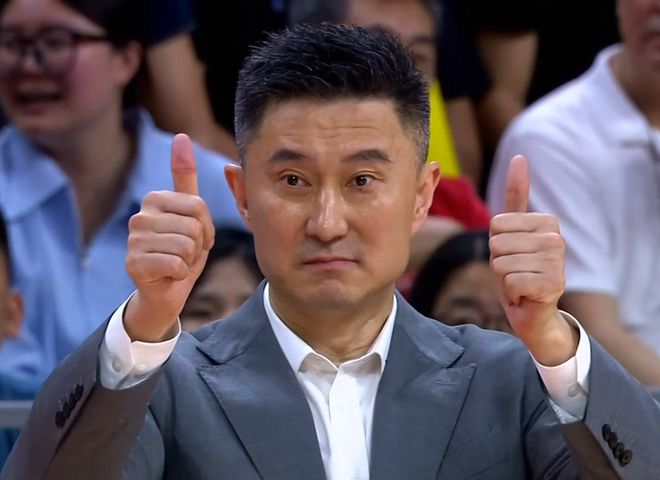 广东队主场赢球晋级，任骏飞是否故意犯规？，广东队胜上海队晋级八强，任骏飞事件引争议