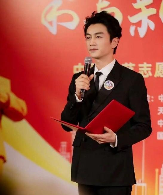 从顶流到严师：陈晓三度返乡授课，揭秘艺考课堂的十年温情