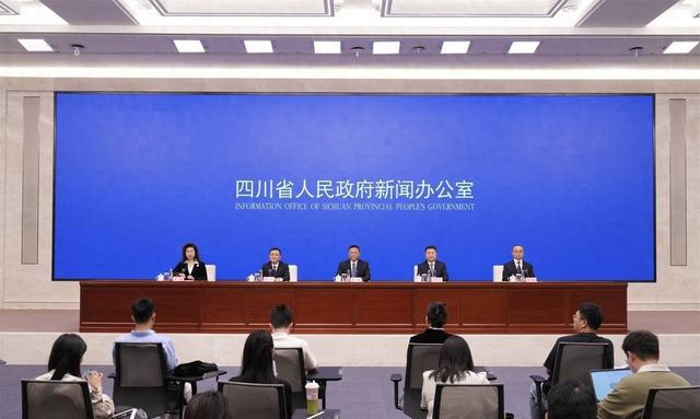 青白江专场发布会：揭示县域经济发展新密码
