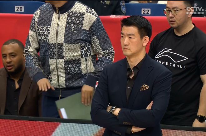 CBA季后赛：青岛男篮逆袭，广厦男篮能否绝地反击？