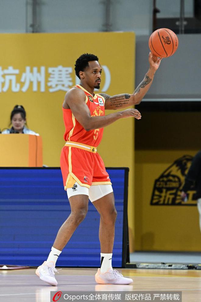 CBA季后赛：青岛惜败广厦，黑八奇迹失之交臂