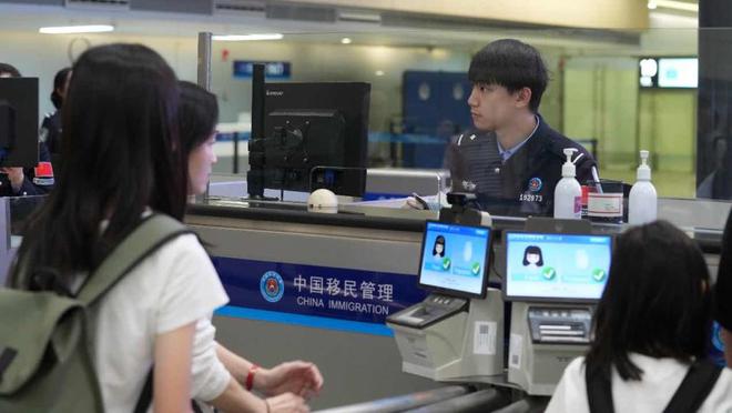 上海虹桥机场口岸单日出入境突破1.1万人次，创今年新高