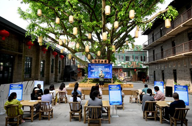重庆高新区走马镇：黄桷树下的别样招聘