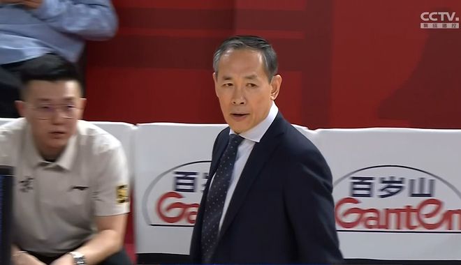 没想到！山西男篮不敌首钢，半决赛开门黑，张宁10中2，周琦15 10